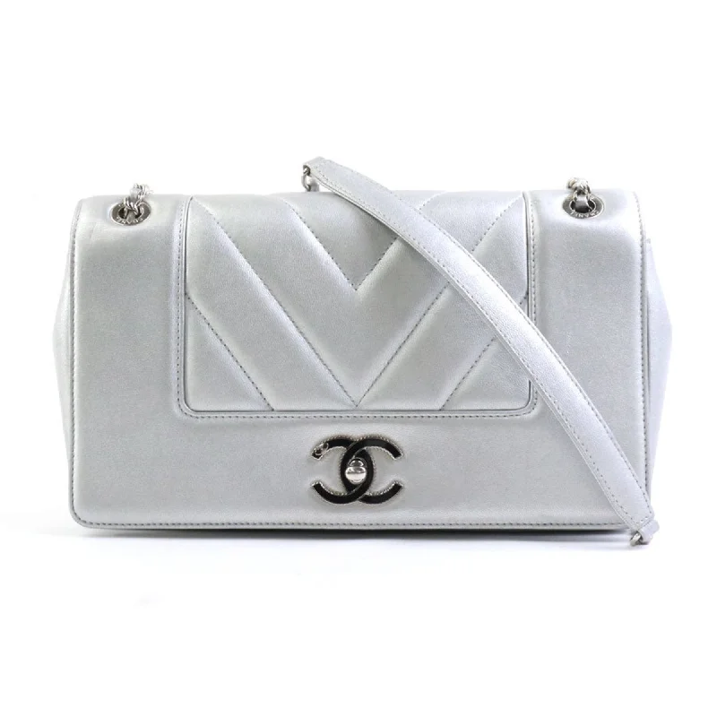 Chanel Mademoiselle  Leather Shoulder Bag (Pre-Owned)