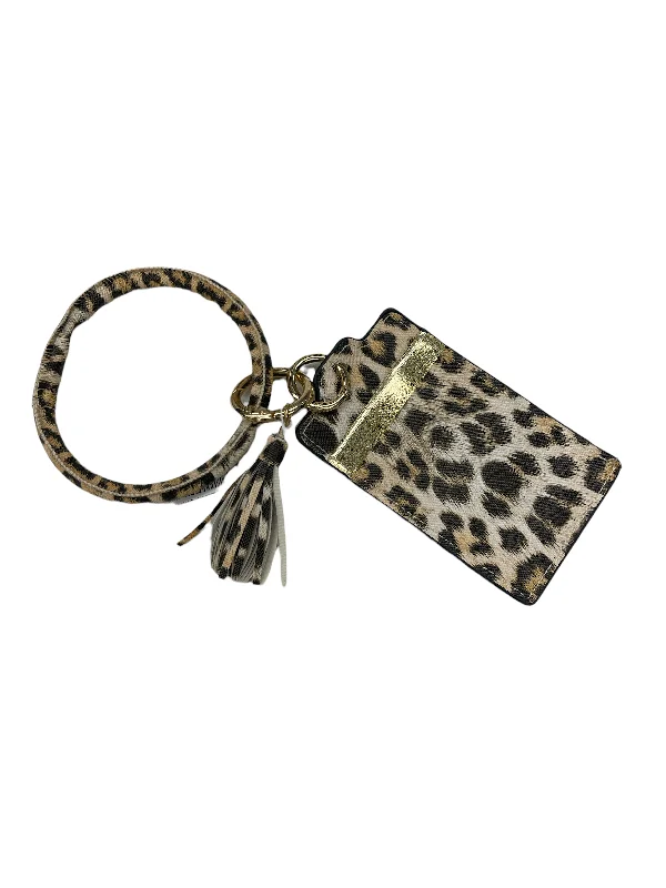 Wristlet By Cmd  Size: Medium