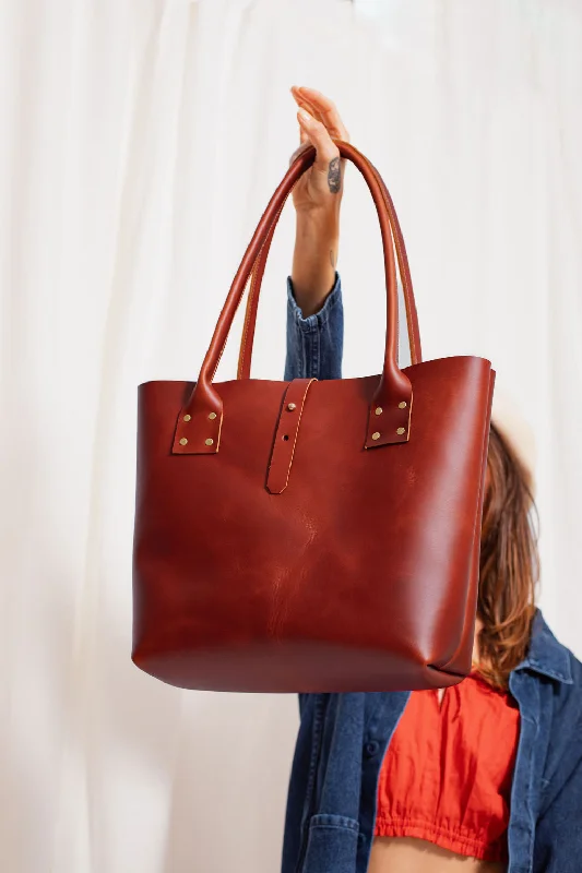 MOORE REFINED TOTE | CHESTNUT